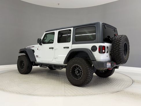 Used 2018 Jeep Wrangler Unlimited Rubicon AWD/4WD image 3