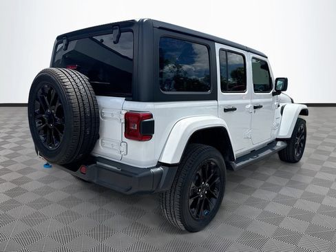 Used 2023 Jeep Wrangler Unlimited Sahara w/ Cold Weather Group AWD/4WD image 6
