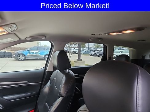 Used 2022 Kia Telluride LX image 3