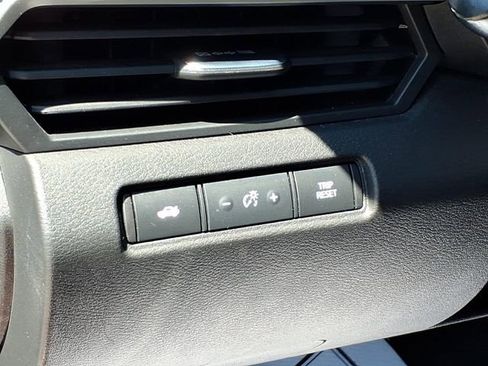 Used 2024 Nissan Altima 2.5 SV FWD image 19