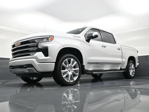 Used 2025 Chevrolet Silverado 1500 High Country w/ High Country Premium Package AWD/4WD image 23