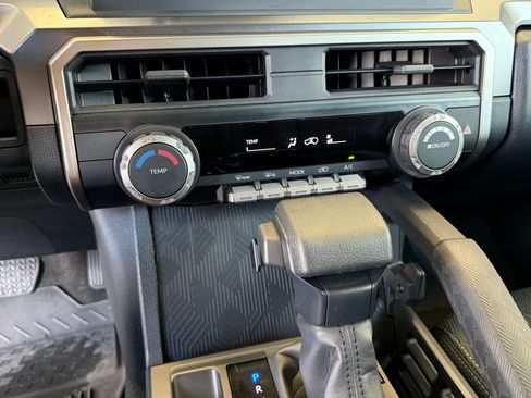 Used 2025 Toyota 4Runner SR5 AWD/4WD image 22