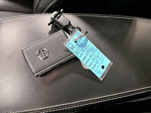 Used 2020 Volvo XC40 T5 Inscription w/ Protection Package Premier image 13