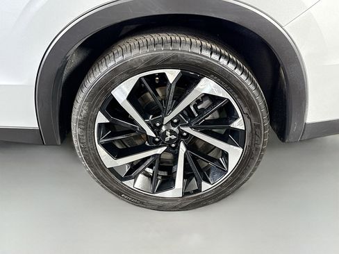 Used 2023 Mitsubishi Outlander SE Black Edition FWD image 37
