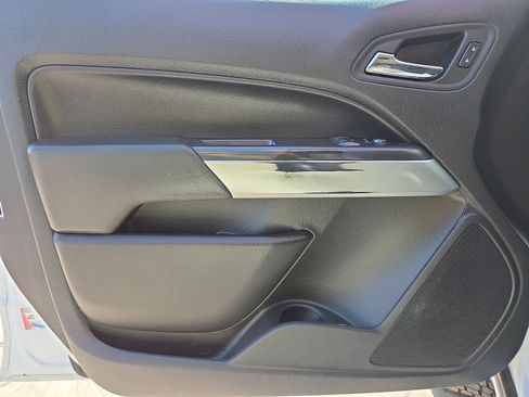 Used 2022 Chevrolet Colorado LT w/ Fleet Safety Package image 7