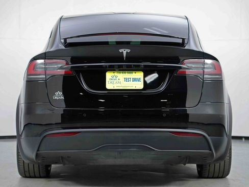 Used 2022 Tesla Model X image 11