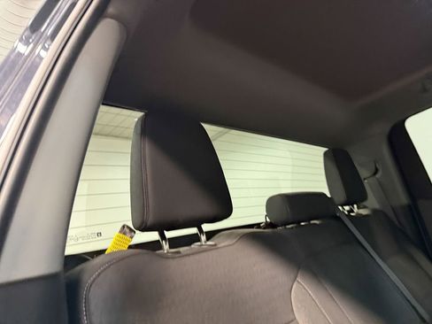 Used 2023 Chevrolet Silverado 1500 LT image 68