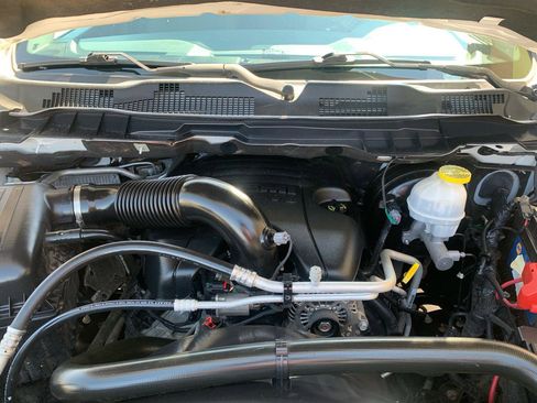 Used 2019 RAM 1500 Classic SLT w/ Luxury Group AWD/4WD image 9
