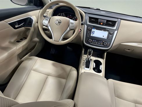 Used 2016 Nissan Altima 2.5 SL w/ 2.5 Technology Package FWD image 28