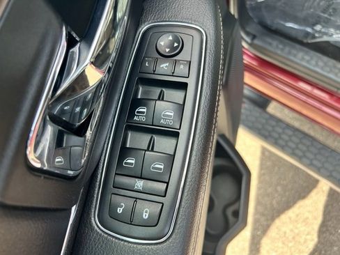 Used 2016 RAM 1500 Laramie w/ Convenience Group image 20