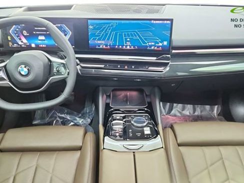 Used 2025 BMW 530i RWD image 89