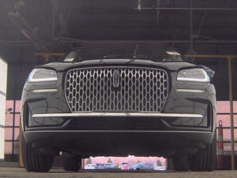 Used 2025 Lincoln Corsair AWD w/ Equipment Group 101A image 4