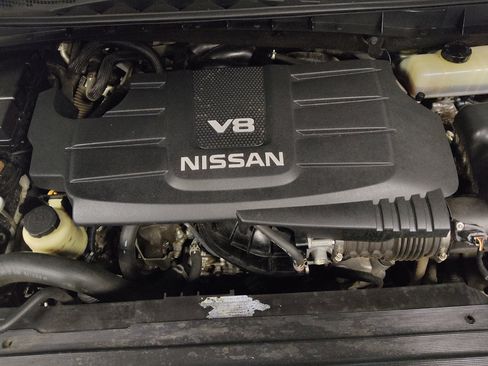 Used 2017 Nissan Titan SV RWD image 30