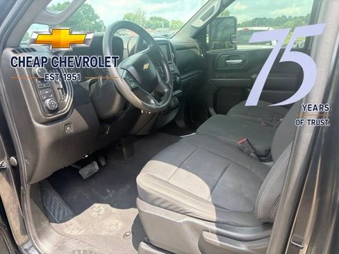 Used 2022 Chevrolet Silverado 2500 Custom w/ Custom Value Package AWD/4WD image 8