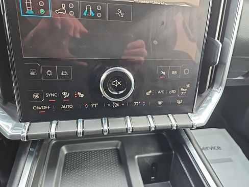 Used 2025 GMC Acadia Elevation image 19