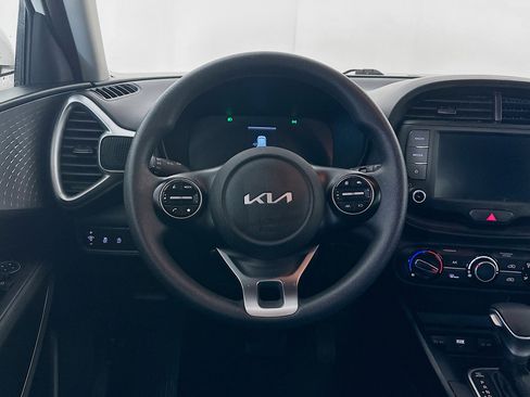 Used 2025 Kia Soul LX w/ LX Technology Package image 18