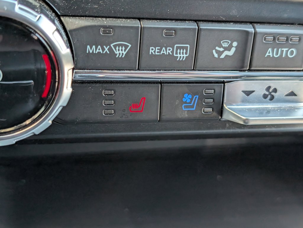 Used 2023 Ford F150 Lariat w/ Max Trailer Tow Package AWD/4WD image 17