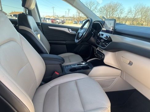 Used 2021 Ford Escape SEL image 18