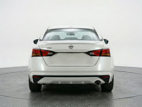 Used 2025 Nissan Altima 2.5 SV image 7