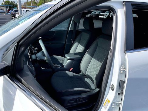 Used 2023 Chevrolet Equinox LT FWD image 17
