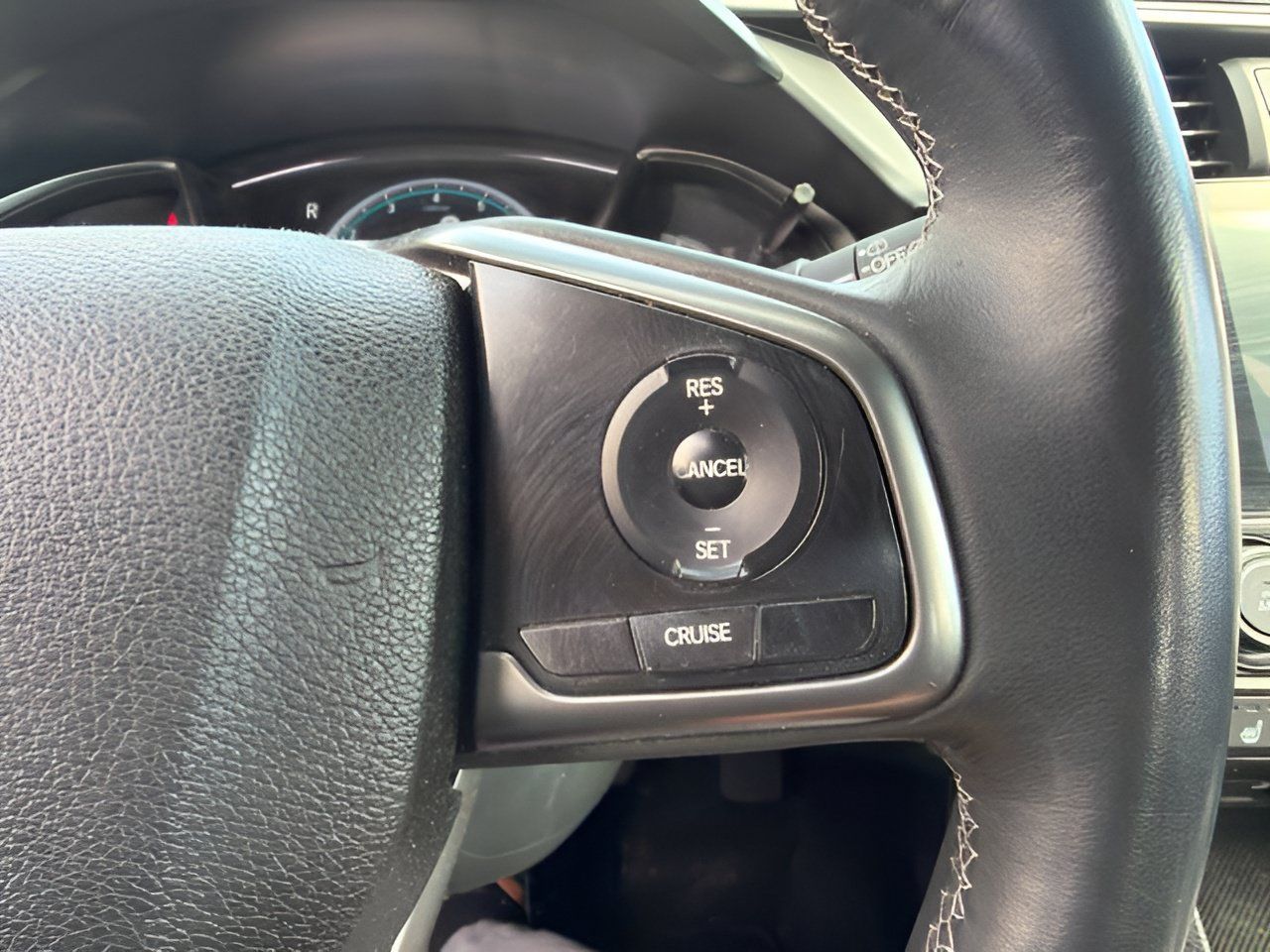 Used 2017 Honda Civic EX-L image 22