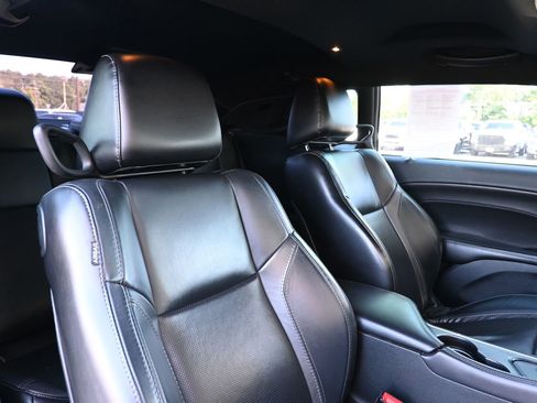 Used 2015 Dodge Challenger SXT Plus RWD image 28