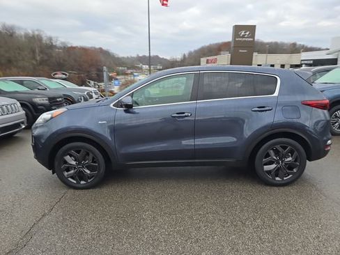 Used 2022 Kia Sportage LX w/ LX AWD Value Edition Package image 2