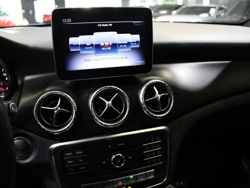 Used 2019 Mercedes-Benz CLA 250 image 27