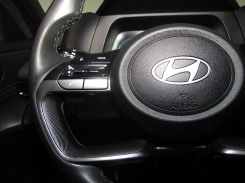 Used 2025 Hyundai Elantra Sport FWD image 5