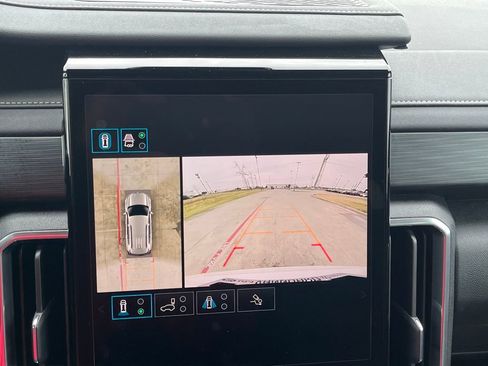 Used 2025 GMC Acadia Elevation image 25