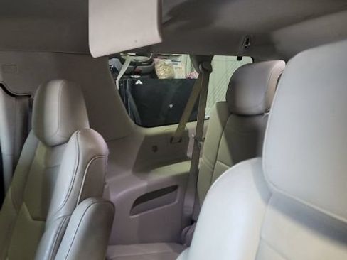 Used 2017 Cadillac Escalade ESV Luxury AWD/4WD image 13