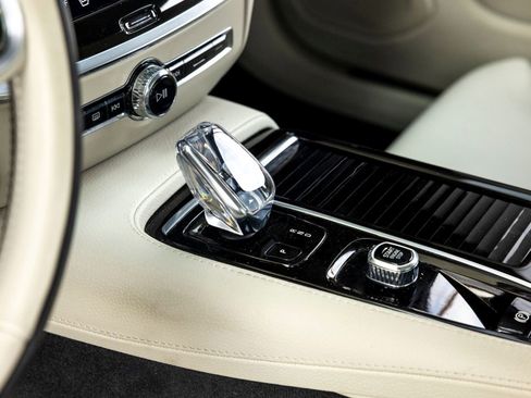 Used 2022 Volvo S60 T8 Inscription w/ Advanced Package image 19