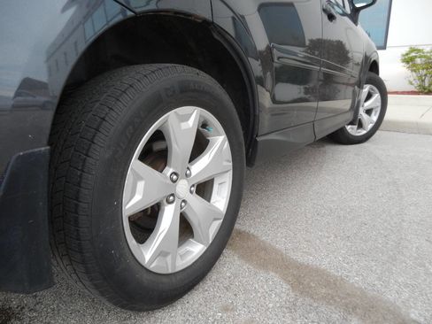 Used 2015 Subaru Forester 2.5i Premium w/ All-Weather Package image 18