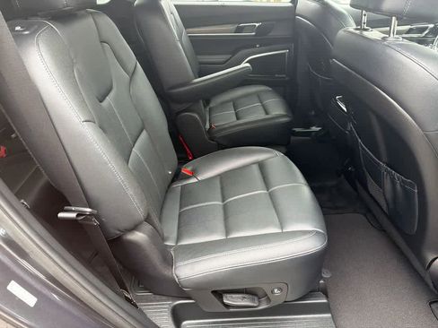 Used 2022 Kia Telluride SX FWD image 14