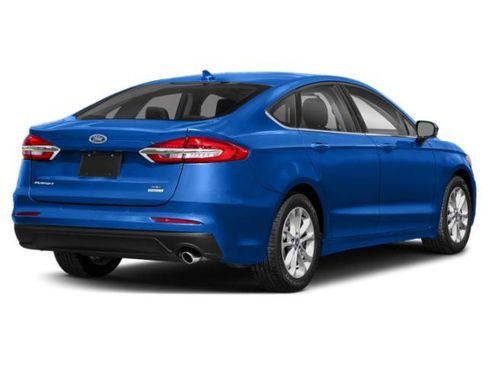 Used 2020 Ford Fusion SE FWD image 2