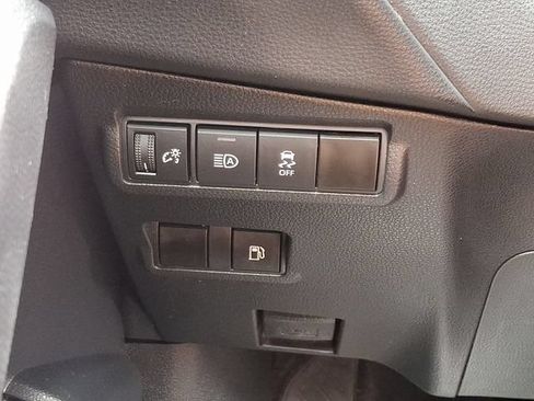Used 2024 Toyota Corolla Cross AWD Hybrid image 24