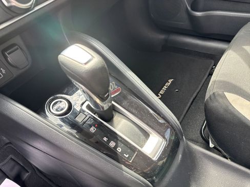 Certified 2021 Nissan Versa SV FWD image 31