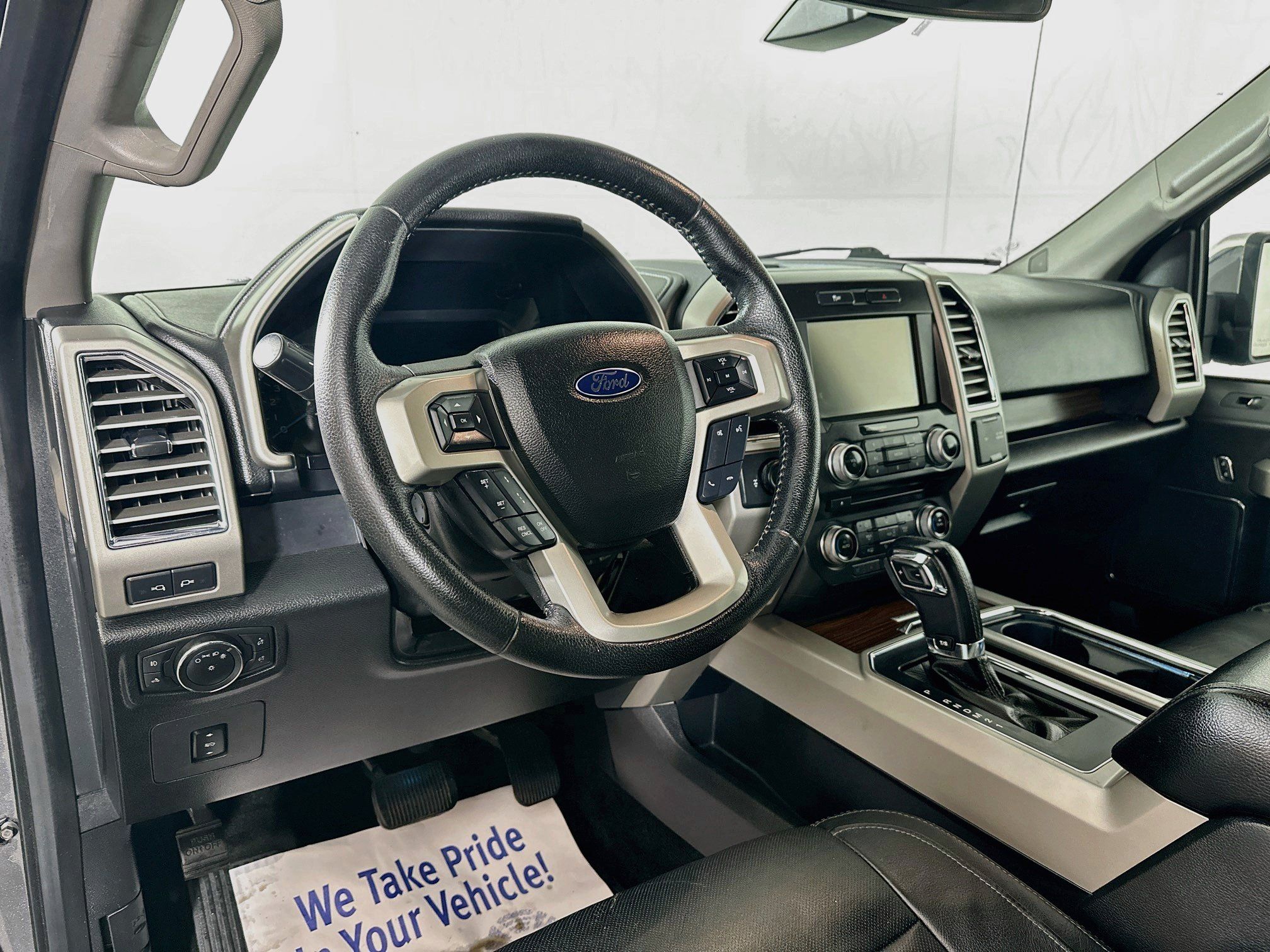 Used 2015 Ford F150 Lariat w/ Equipment Group 502A Luxury AWD/4WD image 9