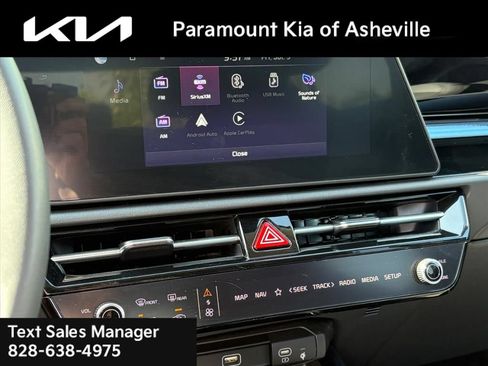 Certified 2025 Kia Niro EX Touring FWD image 12