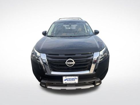 Used 2025 Nissan Pathfinder Platinum w/ Cargo Package AWD/4WD image 9