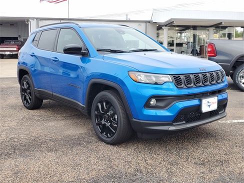 New 2026 Jeep Compass Latitude image 2