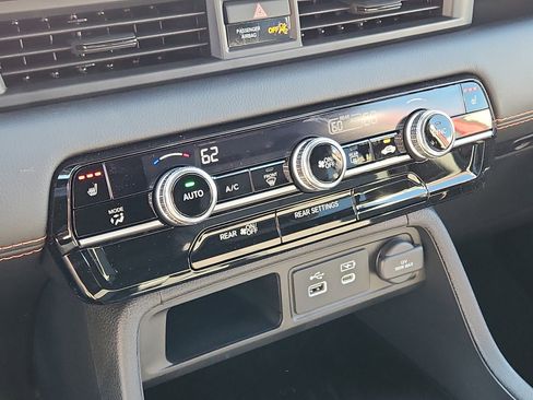 New 2025 Honda Pilot Sport image 12