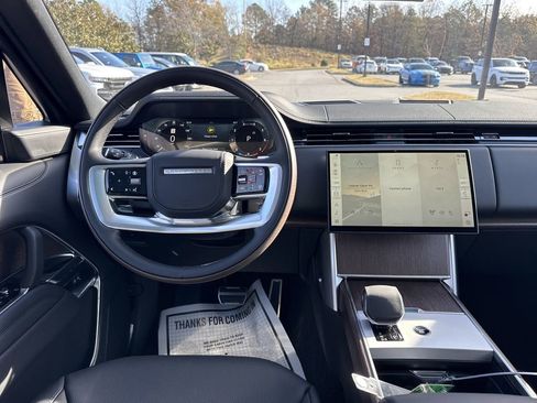 New 2025 Land Rover Range Rover SE image 4