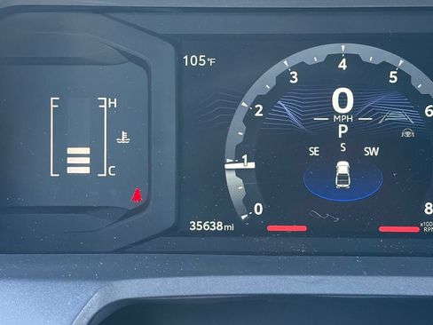 Used 2025 Toyota Tacoma SR5 AWD/4WD image 12