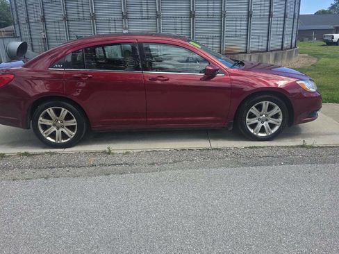 Used 2011 Chrysler 200 Touring w/ Cold Weather Group FWD image 1