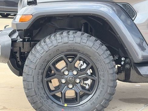 New 2026 Jeep Gladiator Sport image 5