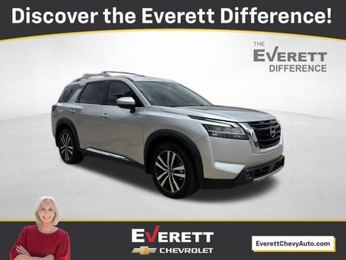 Used 2024 Nissan Pathfinder Platinum FWD image 1