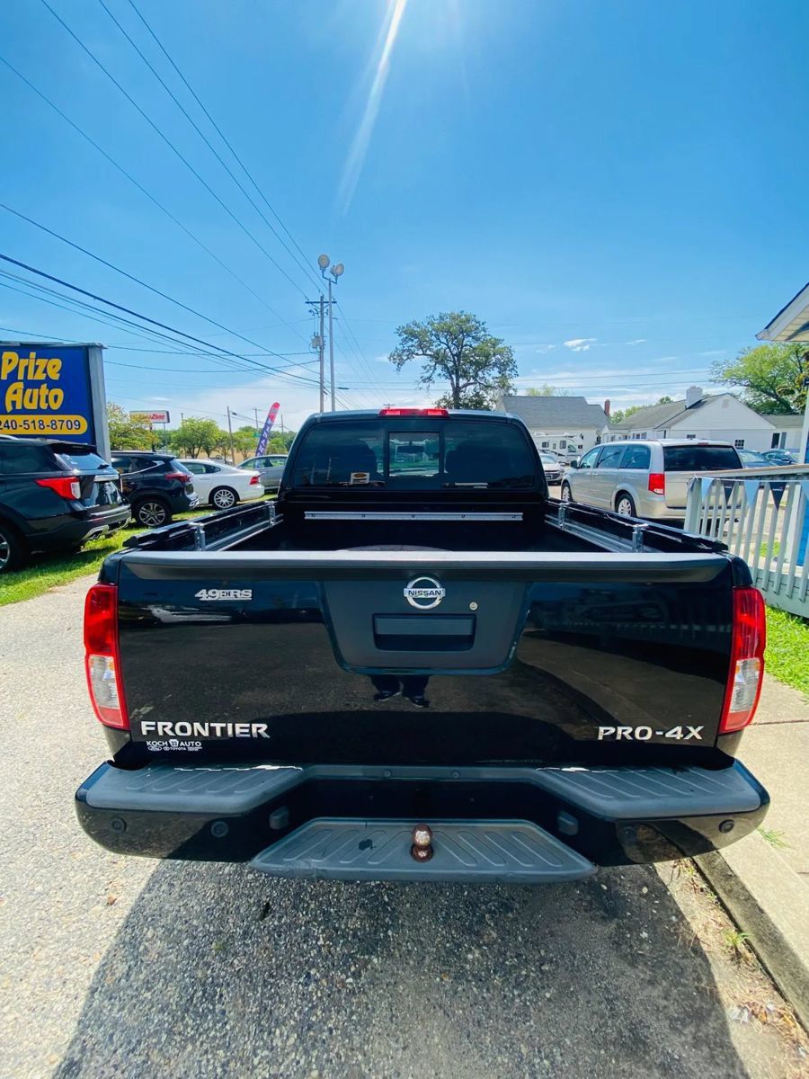 Used 2018 Nissan Frontier PRO-4X AWD/4WD image 17