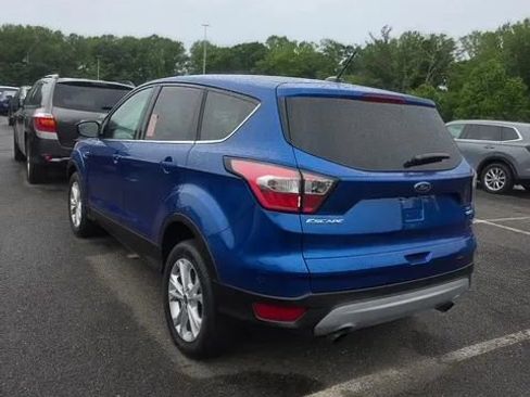 Used 2017 Ford Escape SE w/ SE Cold Weather Package AWD/4WD image 5