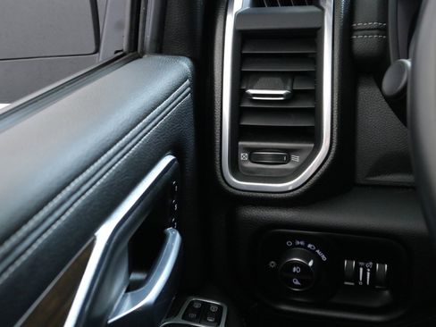 Used 2024 RAM 3500 Laramie w/ Chrome Bumper Package image 17